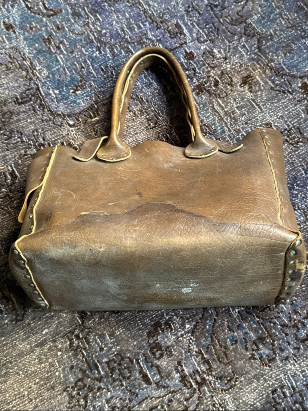 Cydwoq - Handcrafted Brown Leather Tote Bag - Picture 3 of 5